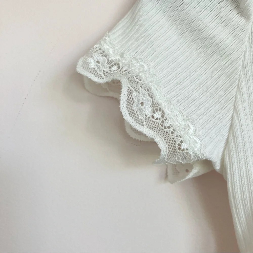 Coquette Crop Top - Picture 4 of 10